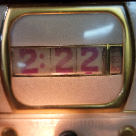 Vintage 1968 Clock With light. - Picture 10 of 12